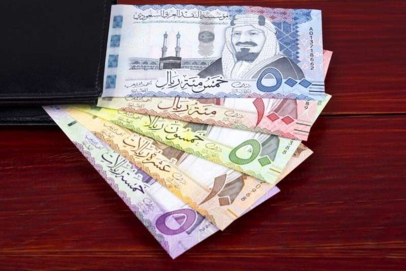 هبوط في سعر الريال السعودي بالسوق السوداء