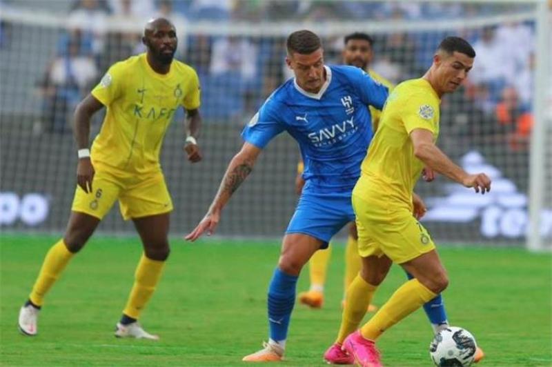 الهلال يواجه النصر في نهائي كأس خادم الحرمين الشريفين