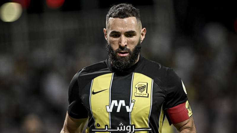 أزمة قوية تضرب الاتحاد السعودي بسبب بنزيما والمدرب الجديد